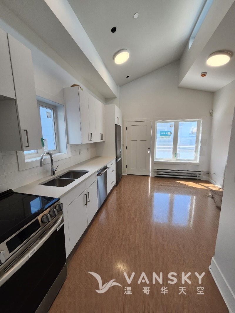 250925215244_Laneway - KItchen 2.jpg